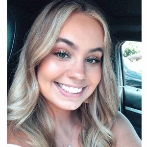 Meet your Posher, Abby